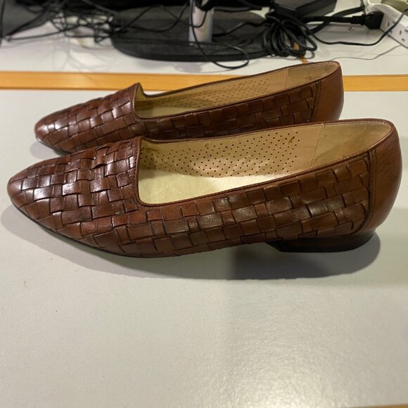 Enzo Angiolini - Size 7.5M - Women's Genius Chestnut Brown Leather Woven Loafer - Picture 4 of 14